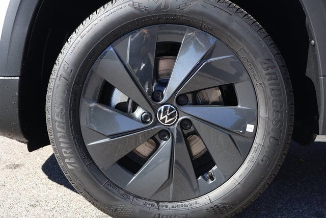 Certified 2026 Volkswagen Taos S FWD image 9