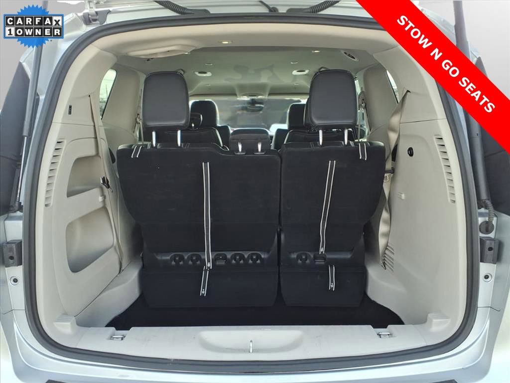 Used 2024 Chrysler Pacifica Touring-L image 13