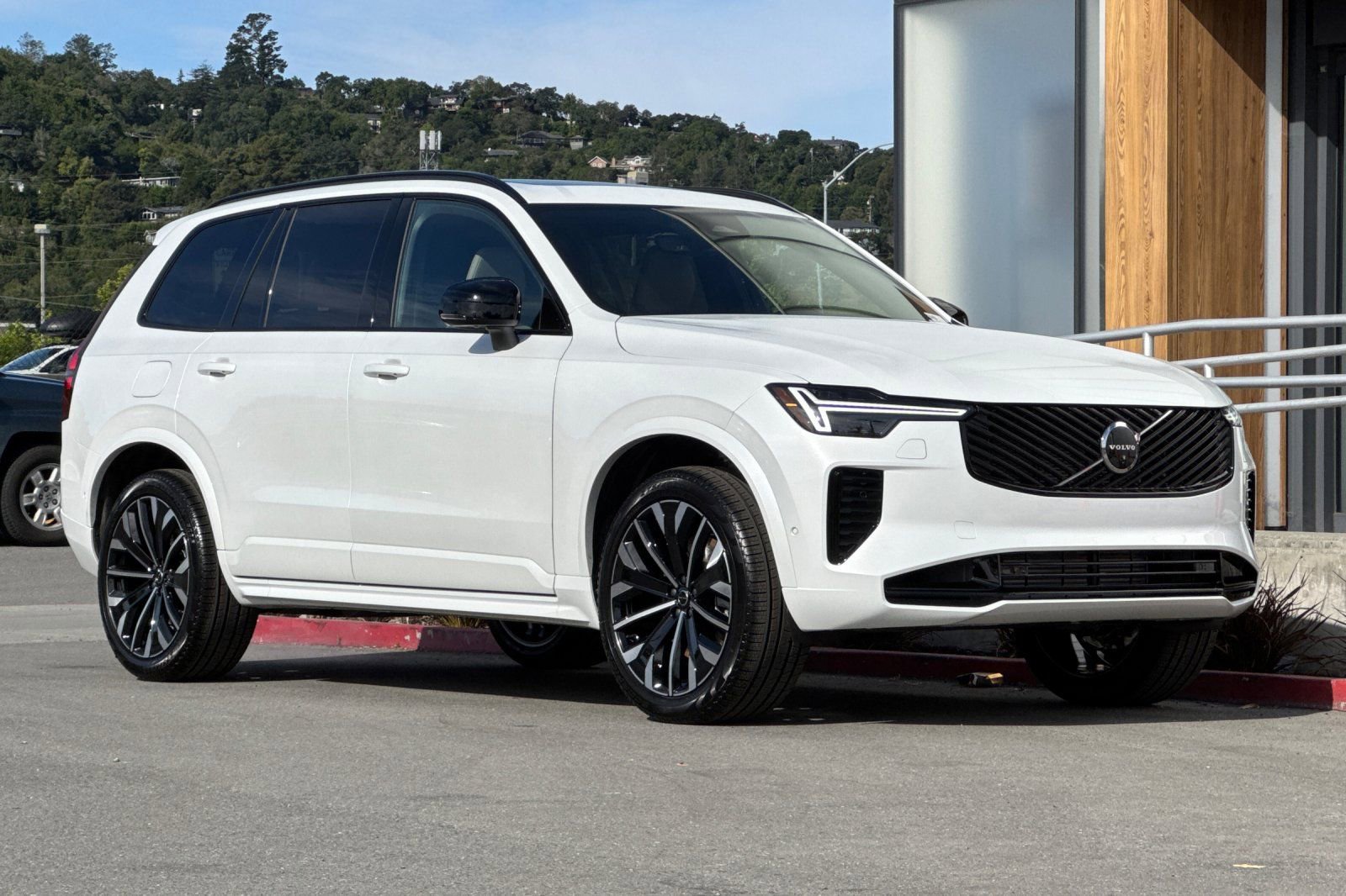 New 2026 Volvo XC90 T8 Ultra w/ Protection Package AWD/4WD image 9