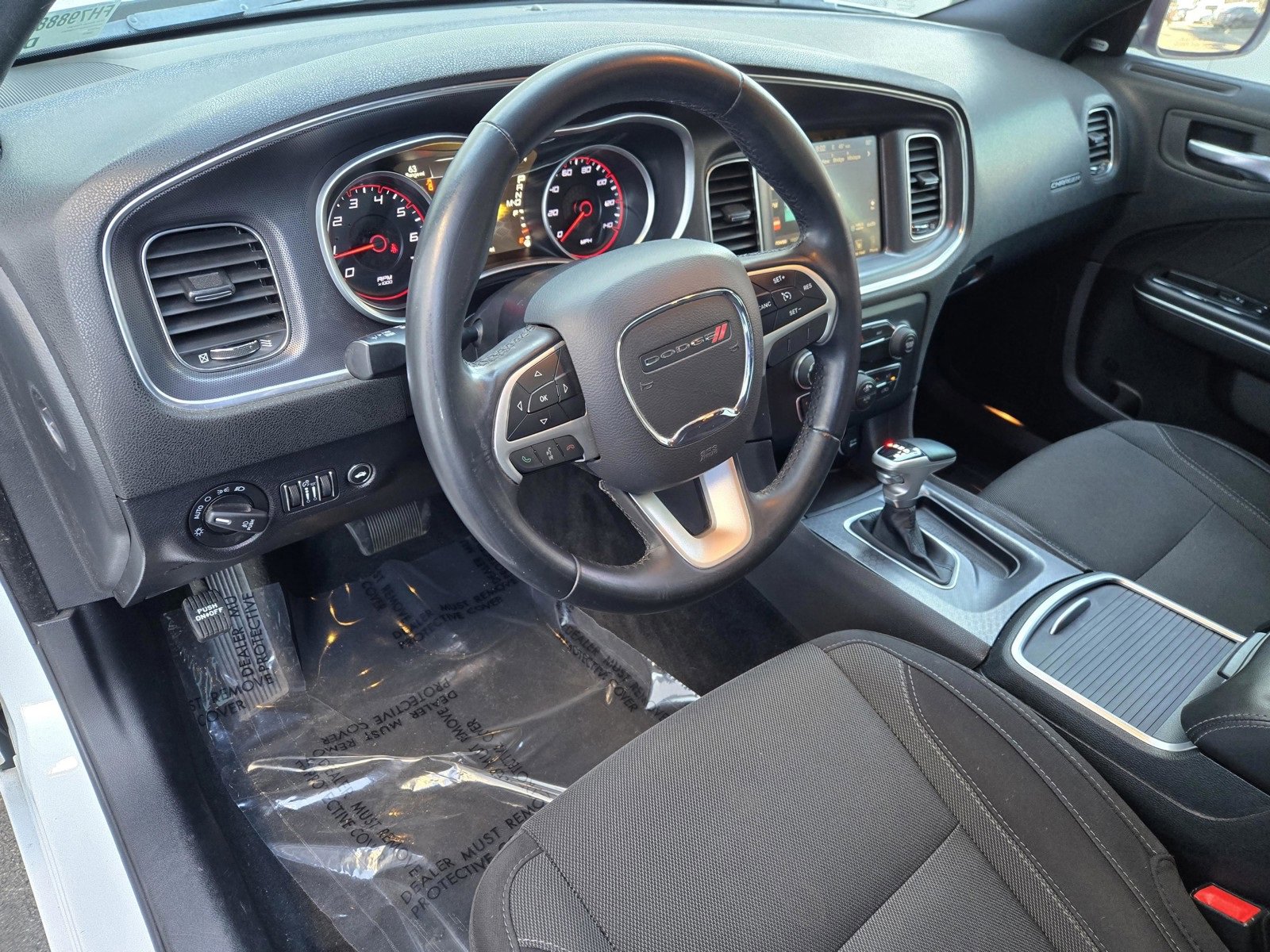 Used 2015 Dodge Charger SXT image 21