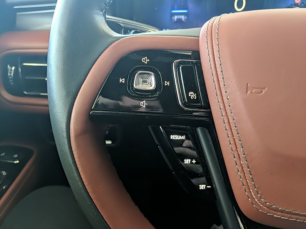 Used 2025 Lincoln Aviator Reserve w/ Illumination Package image 17