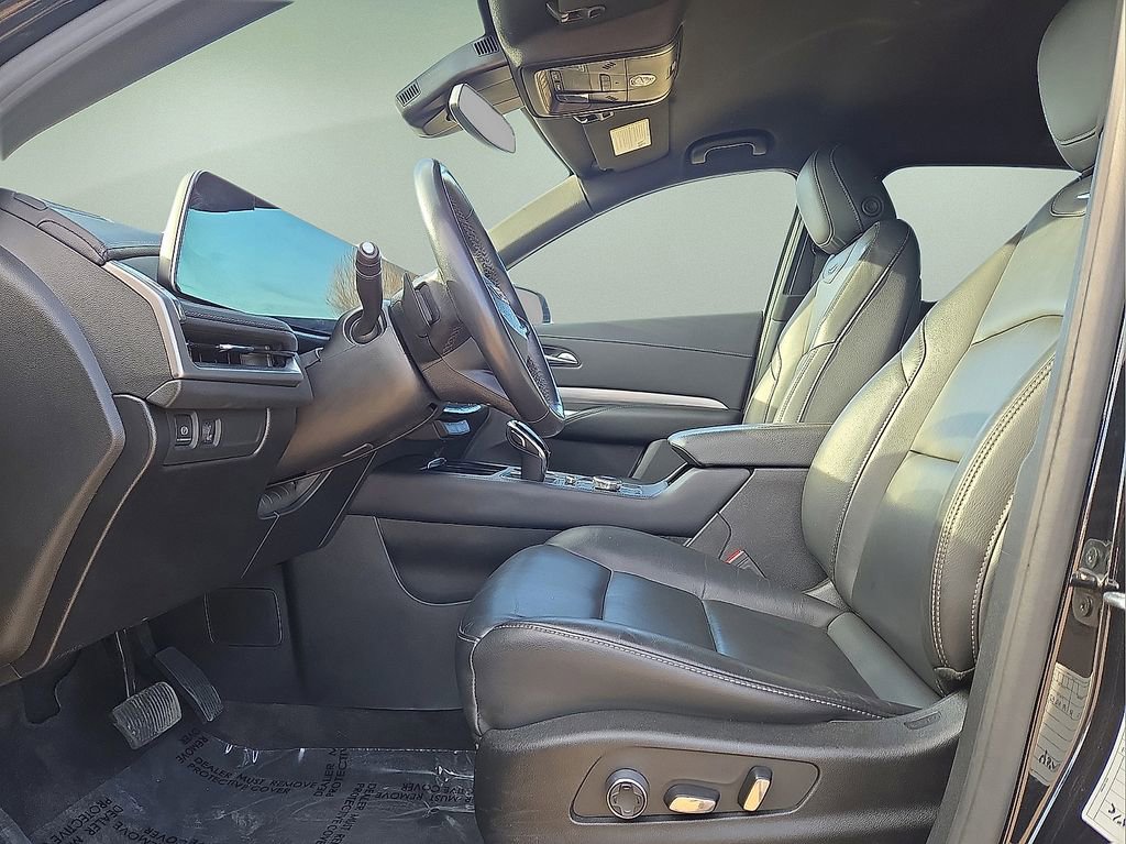 Used 2024 Cadillac XT4 Premium Luxury image 24