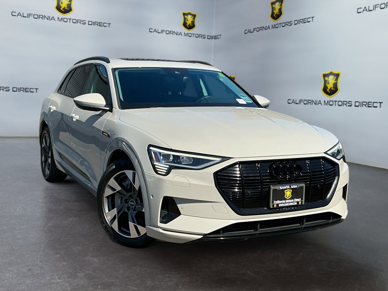 Used 2021 Audi e-tron Premium w/ Convenience Plus Package image 3