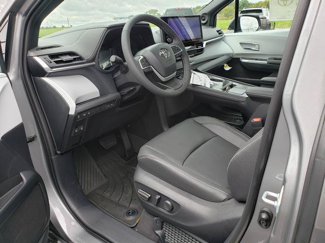 New 2026 Toyota Sienna XSE AWD/4WD image 10