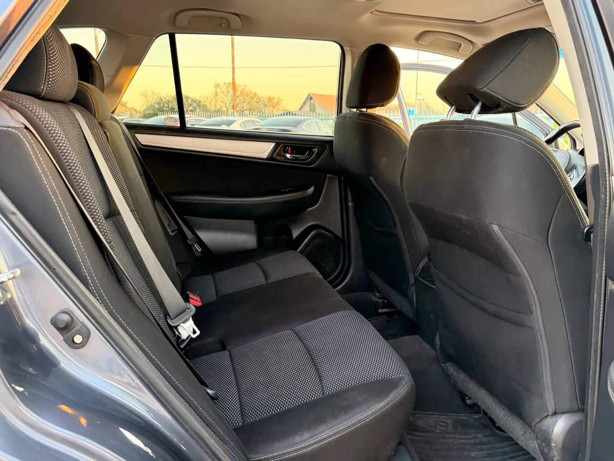 Used 2016 Subaru Outback 2.5i Premium AWD/4WD image 16