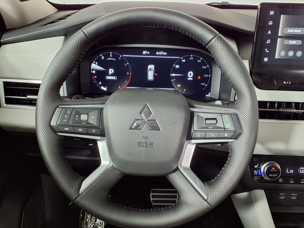 New 2025 Mitsubishi Outlander AWD image 24