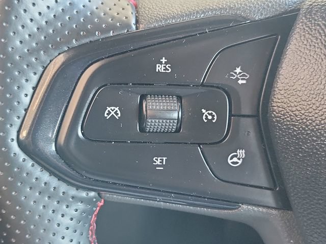 Used 2025 Chevrolet Trax RS FWD image 8