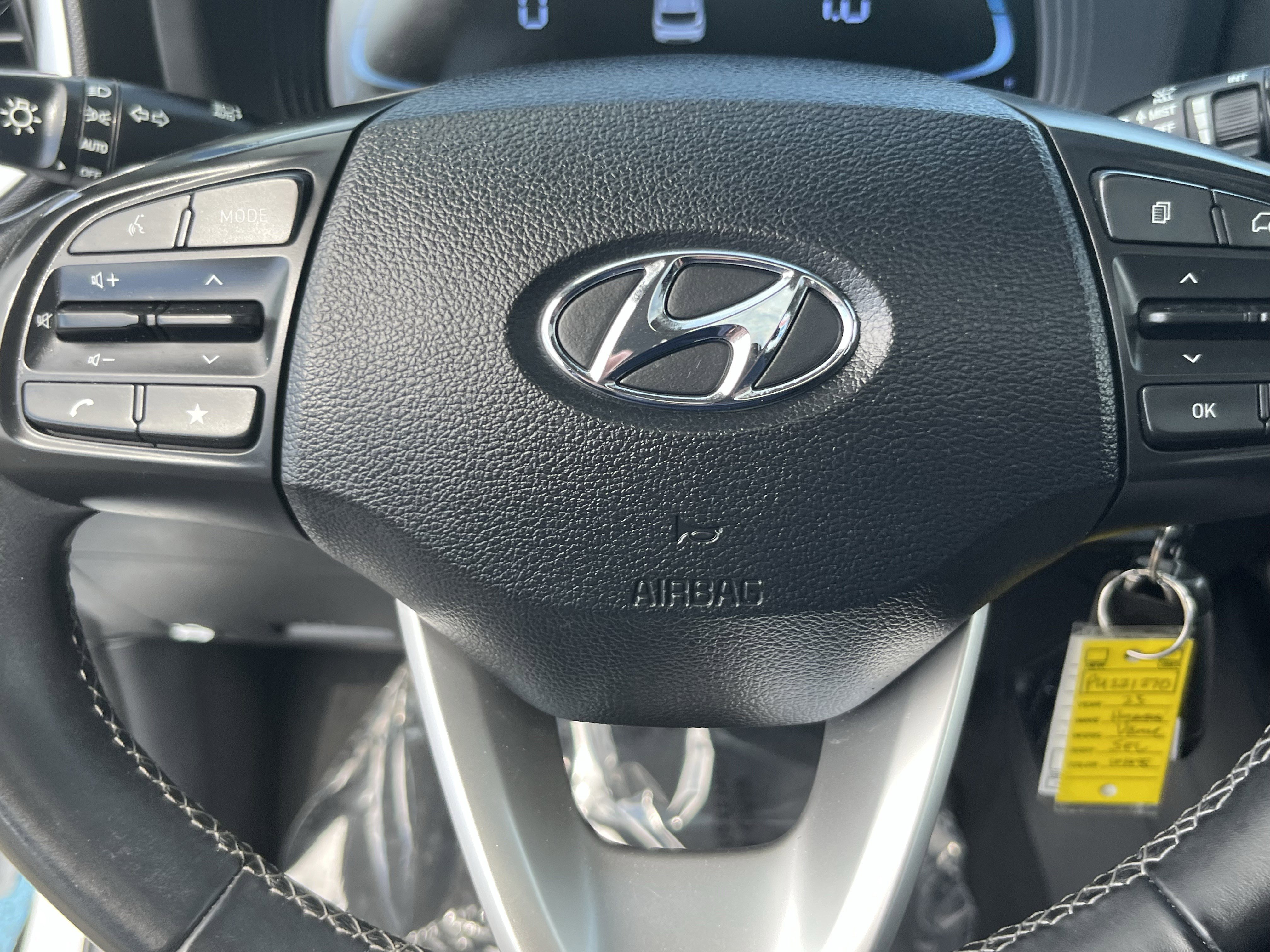 Certified 2023 Hyundai Venue SEL image 18