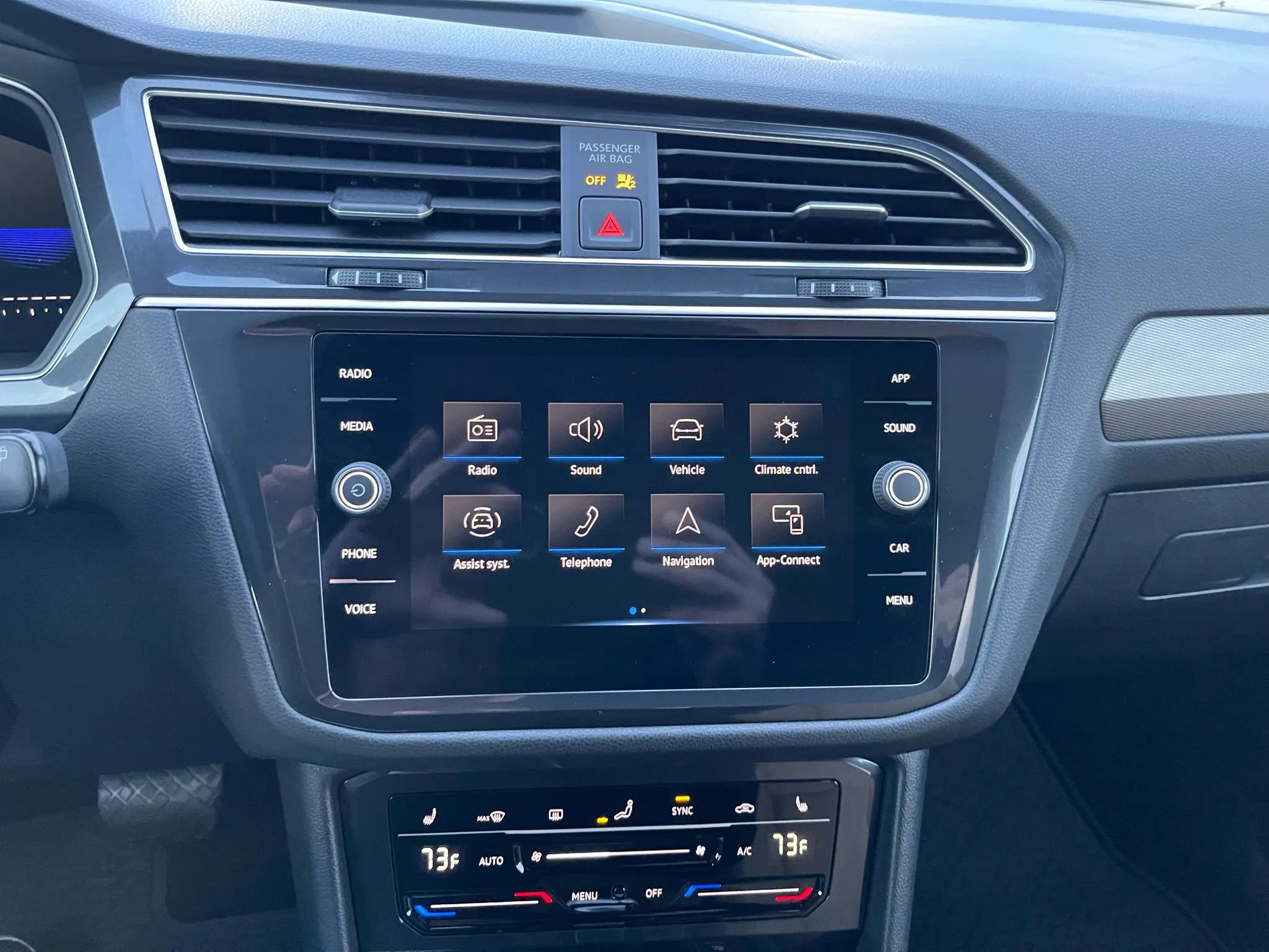 Used 2024 Volkswagen Tiguan SE image 24