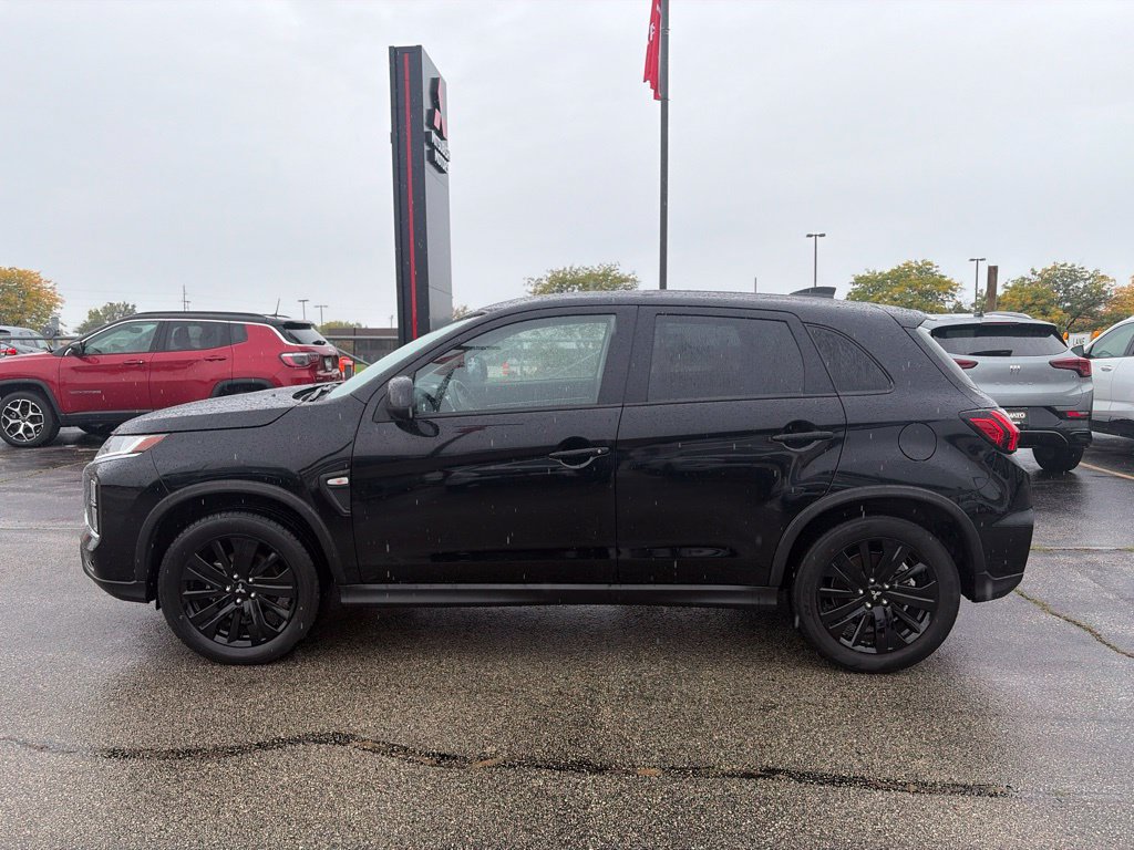 Used 2025 Mitsubishi Outlander Sport LE AWD/4WD image 2