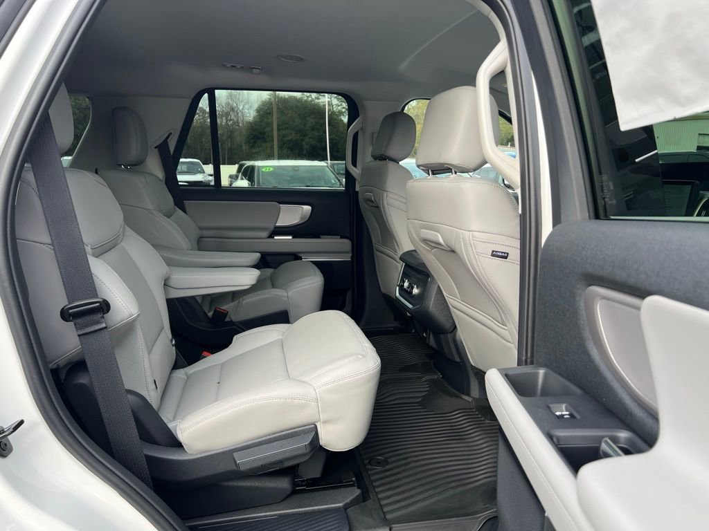 New 2026 Ford Expedition Active image 19