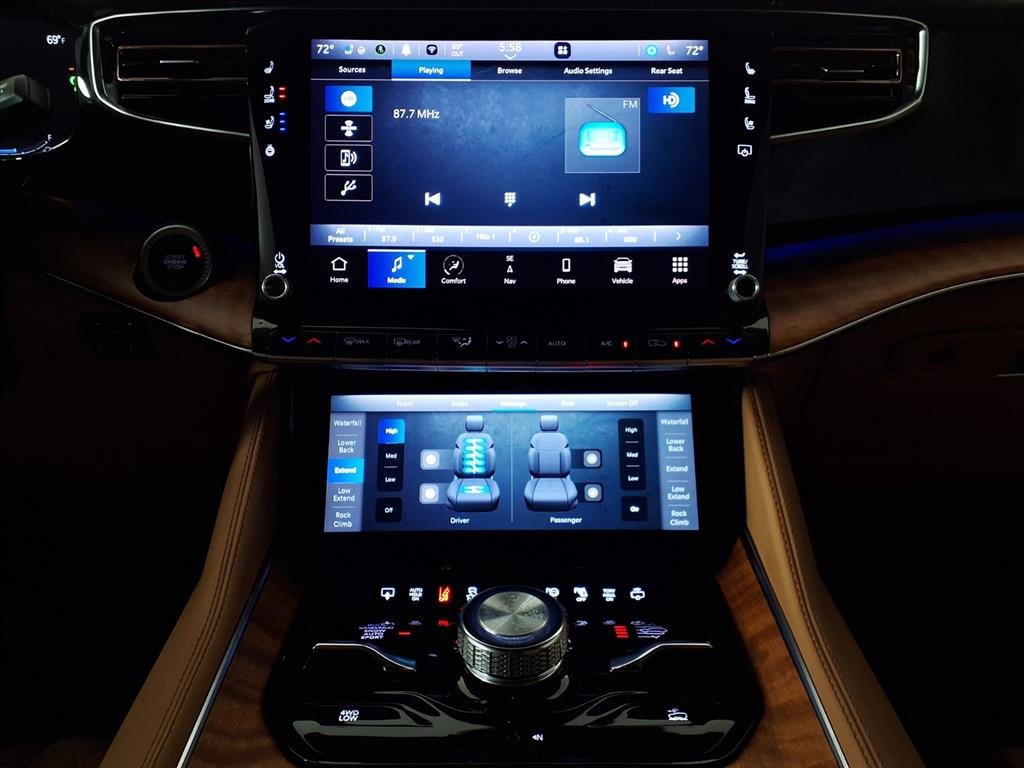 Used 2022 Jeep Grand Wagoneer Series III w/ Rear Seat Video Group 1 image 25