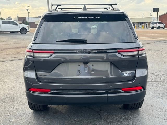Used 2023 Jeep Grand Cherokee Altitude image 4