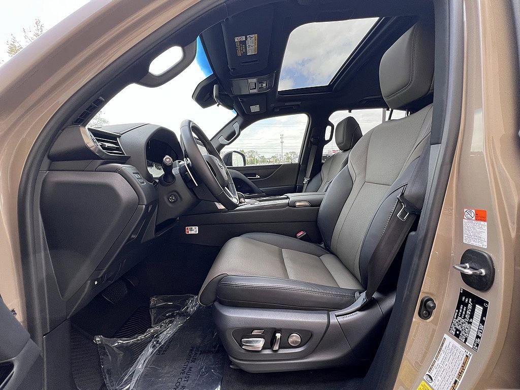 Certified 2025 Lexus LX 700h Overtrail w/ Accessory Package (Z1) image 26