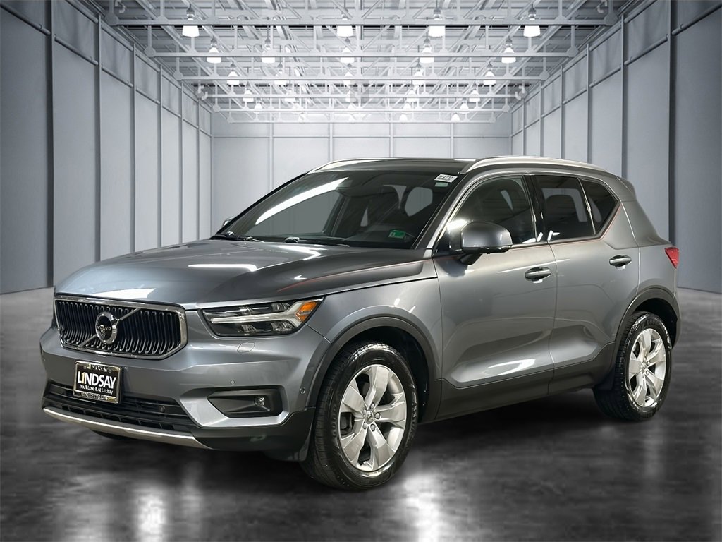 Used 2019 Volvo XC40 T5 Momentum