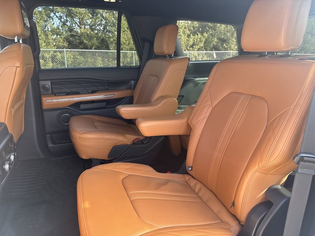 Used 2023 Ford Expedition Platinum image 34