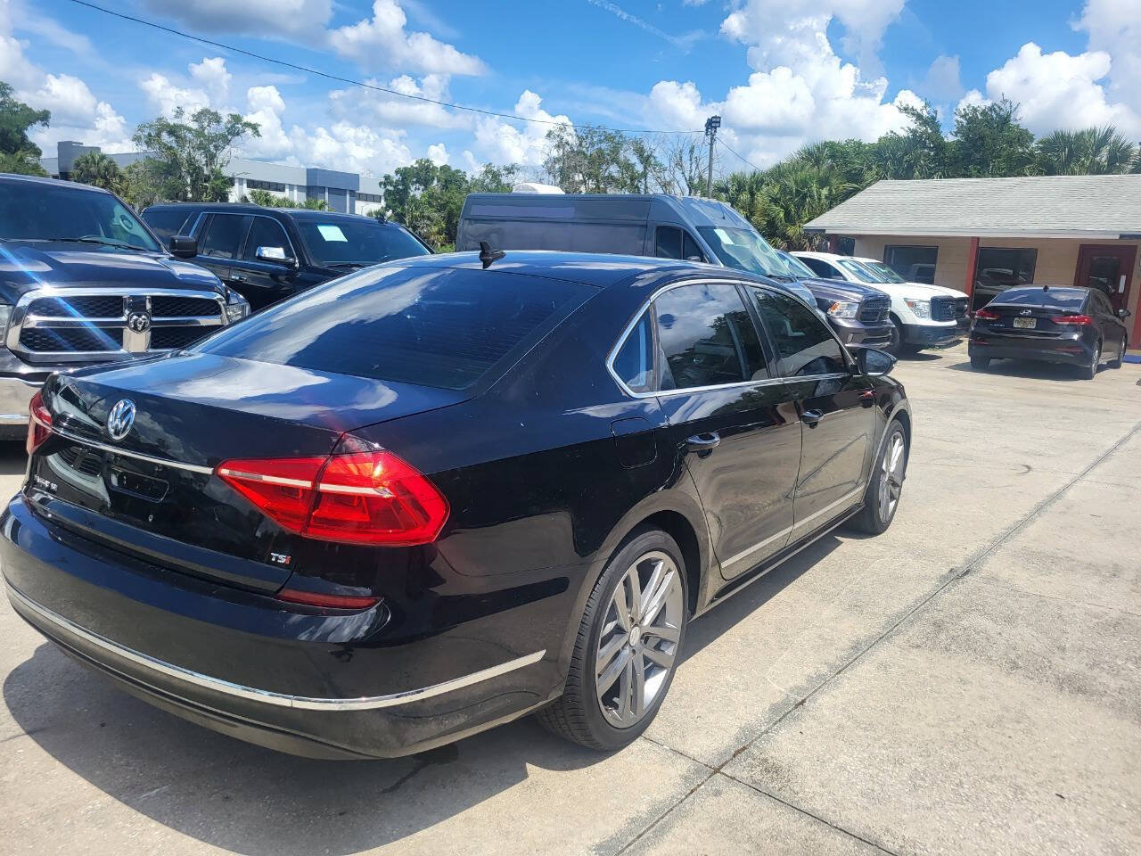 Used 2016 Volkswagen Passat 1.8T SE FWD image 24