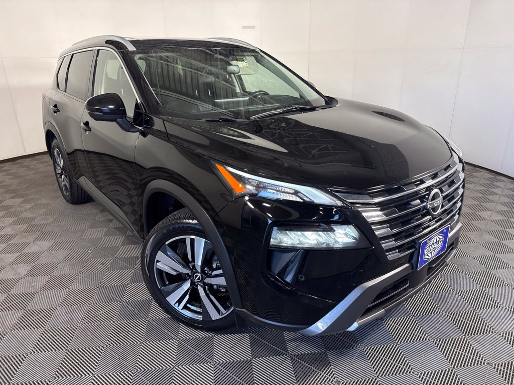 Used 2024 Nissan Rogue SL AWD/4WD image 2