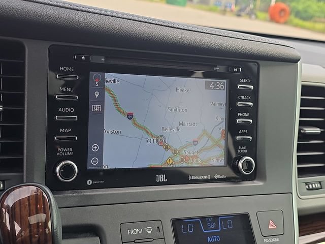 Used 2020 Toyota Sienna Limited Premium FWD image 25