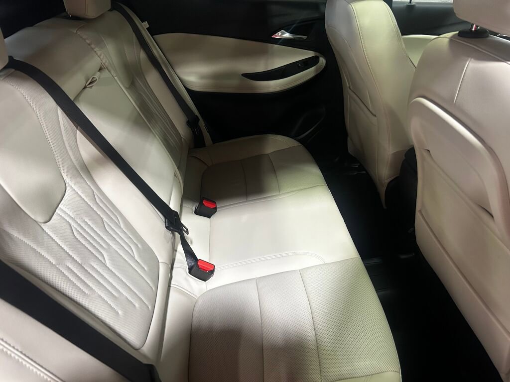 Used 2025 Buick Encore GX Avenir w/ Avenir Convenience Package image 24