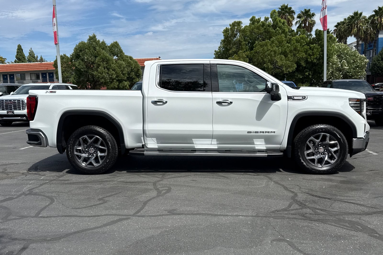 New 2026 GMC Sierra 1500 SLT w/ SLT Premium Package AWD/4WD image 3