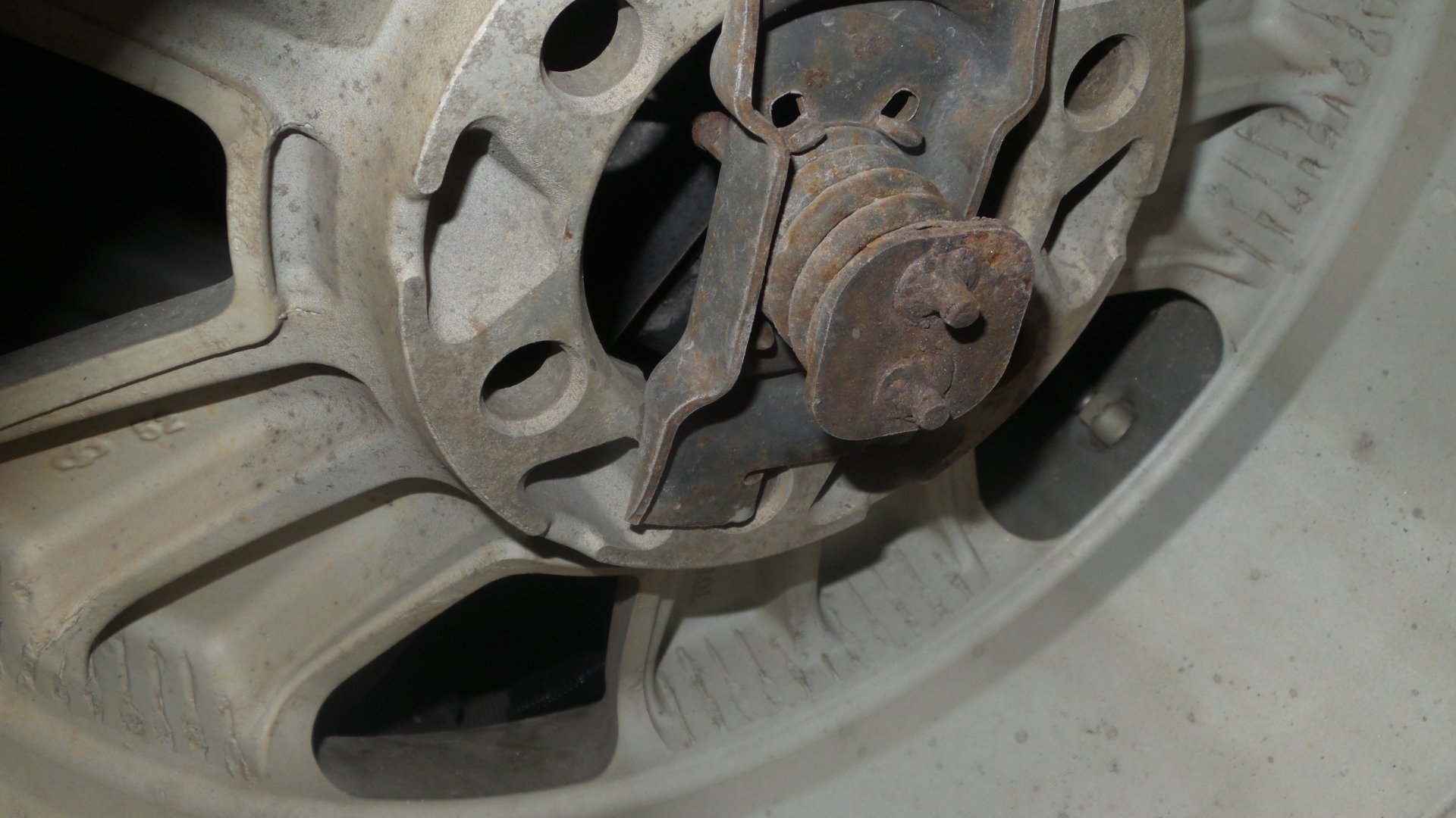 Used 2005 Toyota 4Runner SR5 AWD/4WD image 18