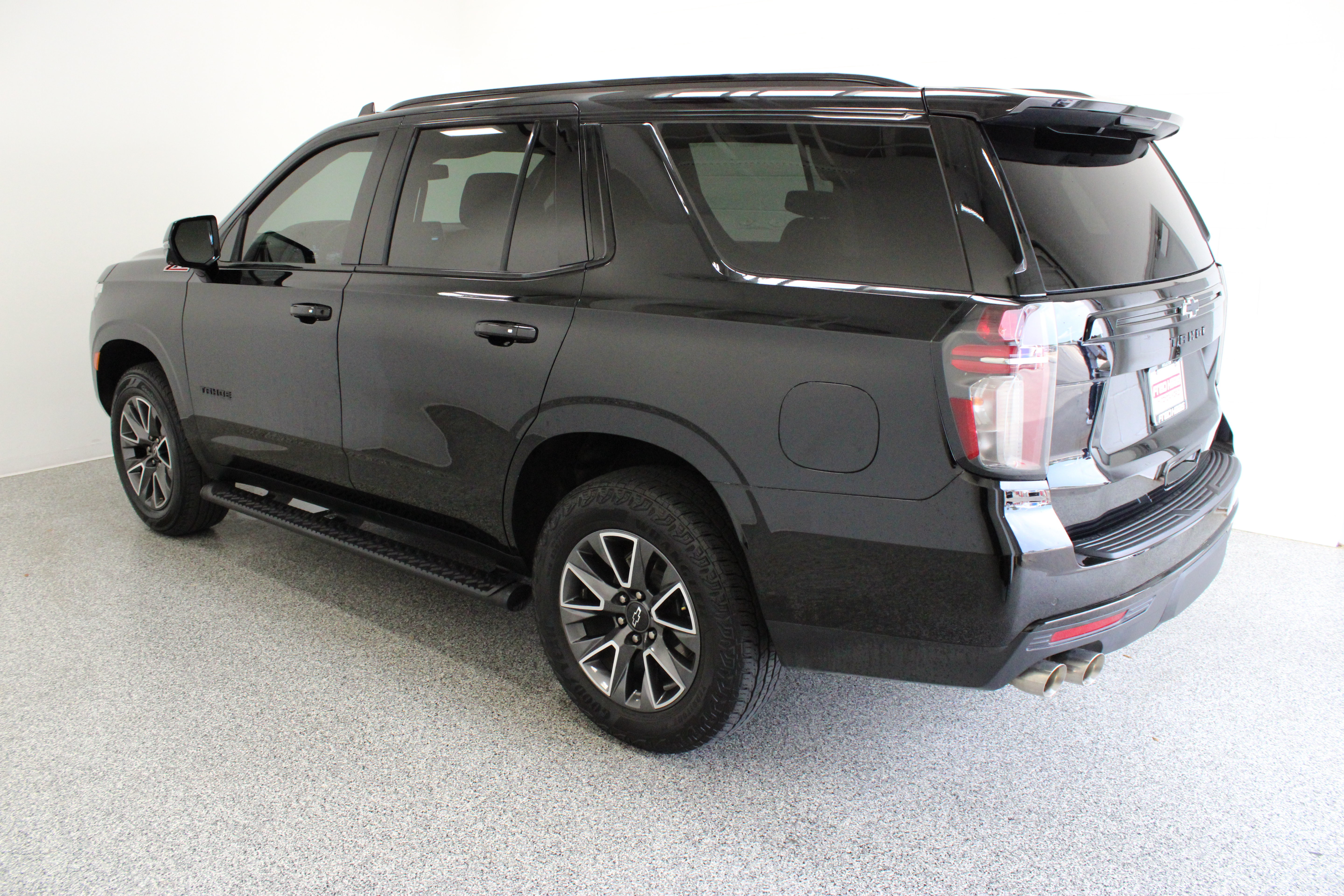 Used 2023 Chevrolet Tahoe Z71 w/ Z71 Off-Road Package AWD/4WD image 9
