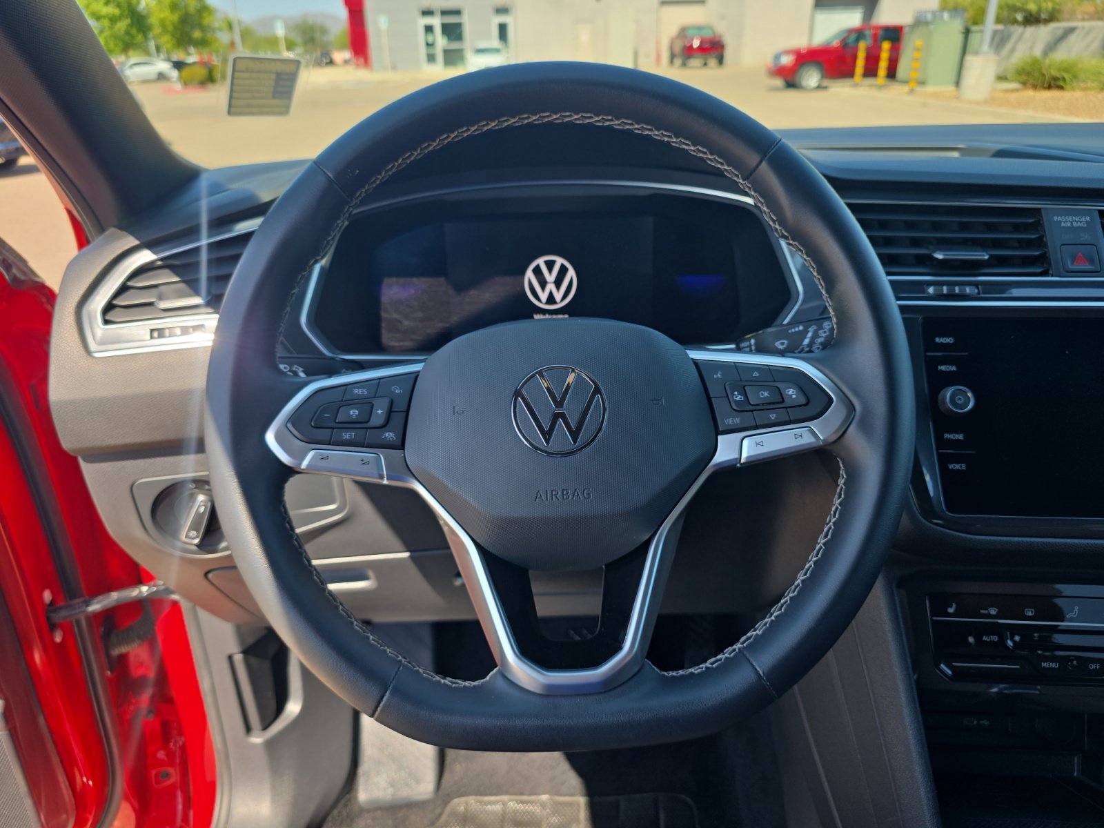 Certified 2022 Volkswagen Tiguan SE FWD image 9