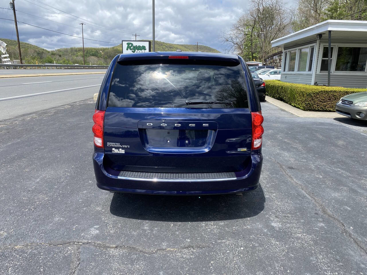 Used 2016 Dodge Grand Caravan SE w/ Quick Order Package 29E SE FWD image 8