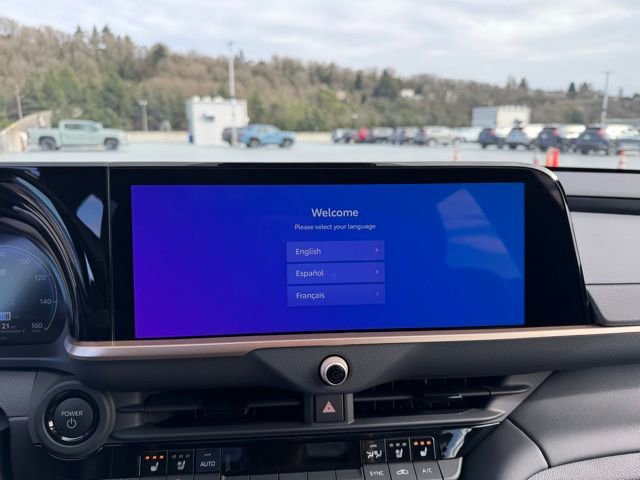 Used 2025 Toyota Crown Signia image 20