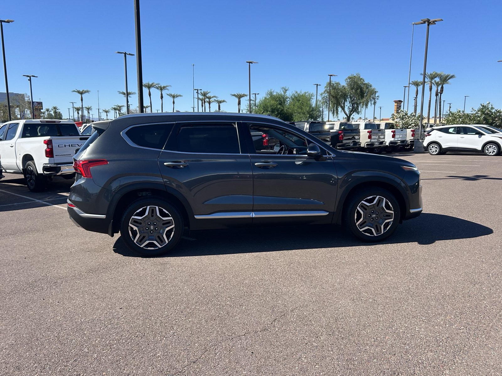 Used 2023 Hyundai Santa Fe Limited FWD image 6