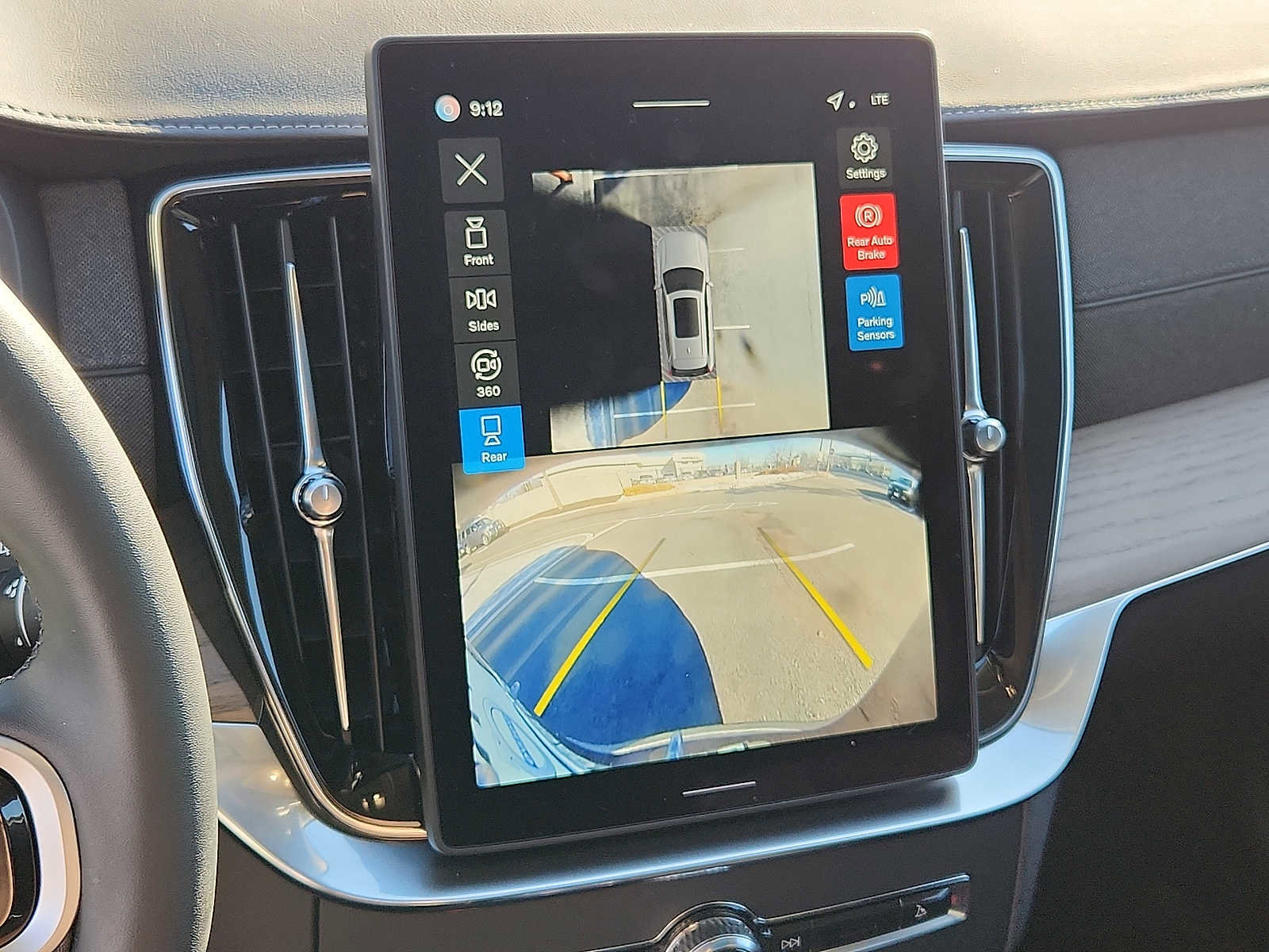 Used 2026 Volvo XC90 B6 Plus w/ Protection Package Premier image 17