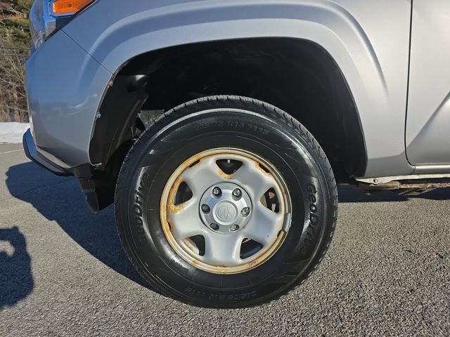 Used 2018 Toyota Tacoma SR5 image 40