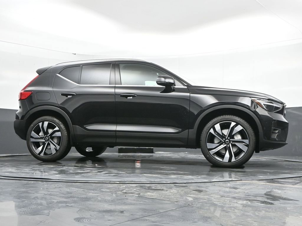 New 2025 Volvo XC40 B5 Ultra w/ Climate Package image 39