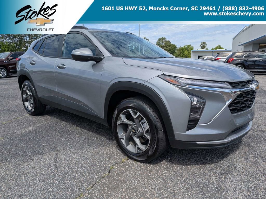 Used 2025 Chevrolet Trax LT