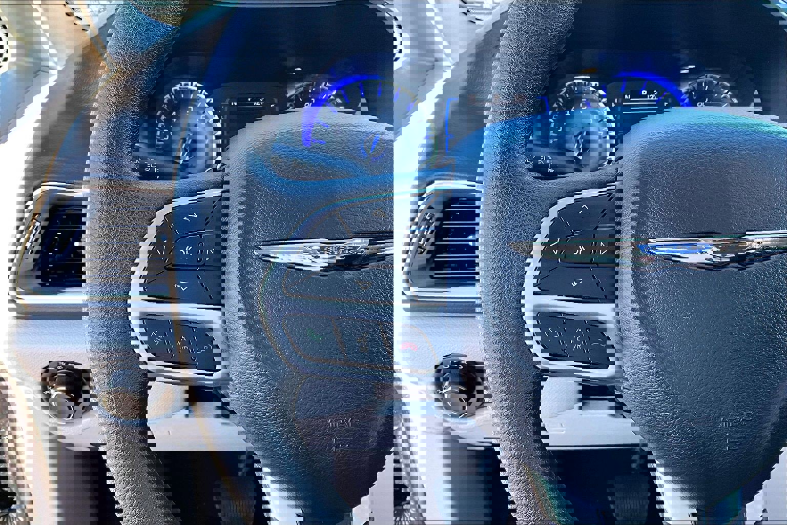 Used 2017 Chrysler Pacifica LX w/ Tire & Wheel Group image 12