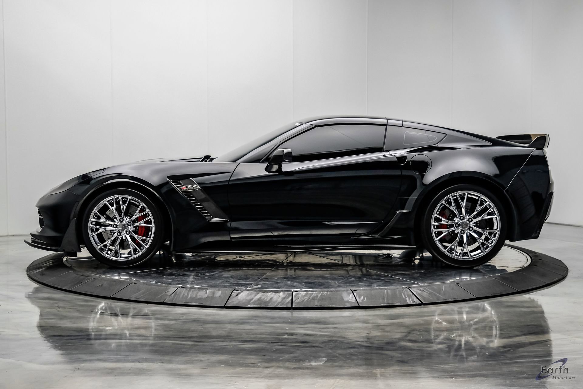 Used 2015 Chevrolet Corvette Z06 w/ 3LZ Preferred Equipment Group image 10