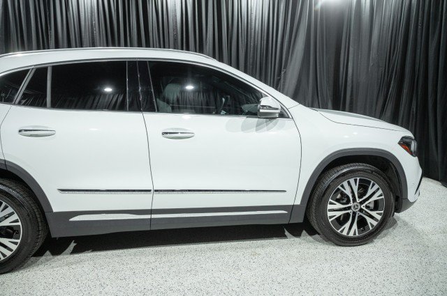 Certified 2025 Mercedes-Benz GLA 250 4MATIC image 4