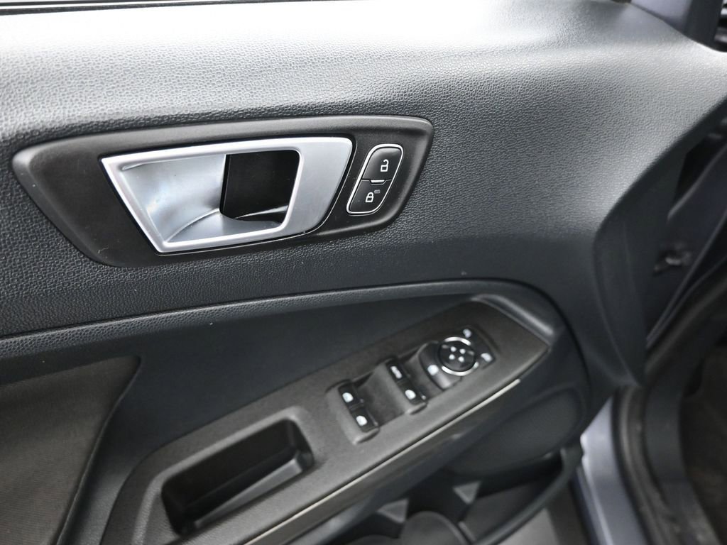 Certified 2018 Ford EcoSport SE image 19