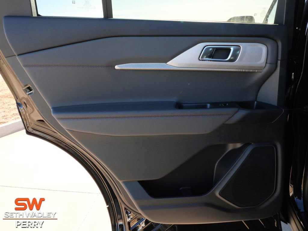 New 2026 Ford Explorer Active w/ Active Comfort Package image 12