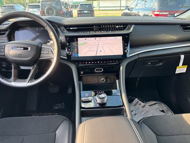 New 2027 Jeep Grand Cherokee Altitude AWD/4WD image 10