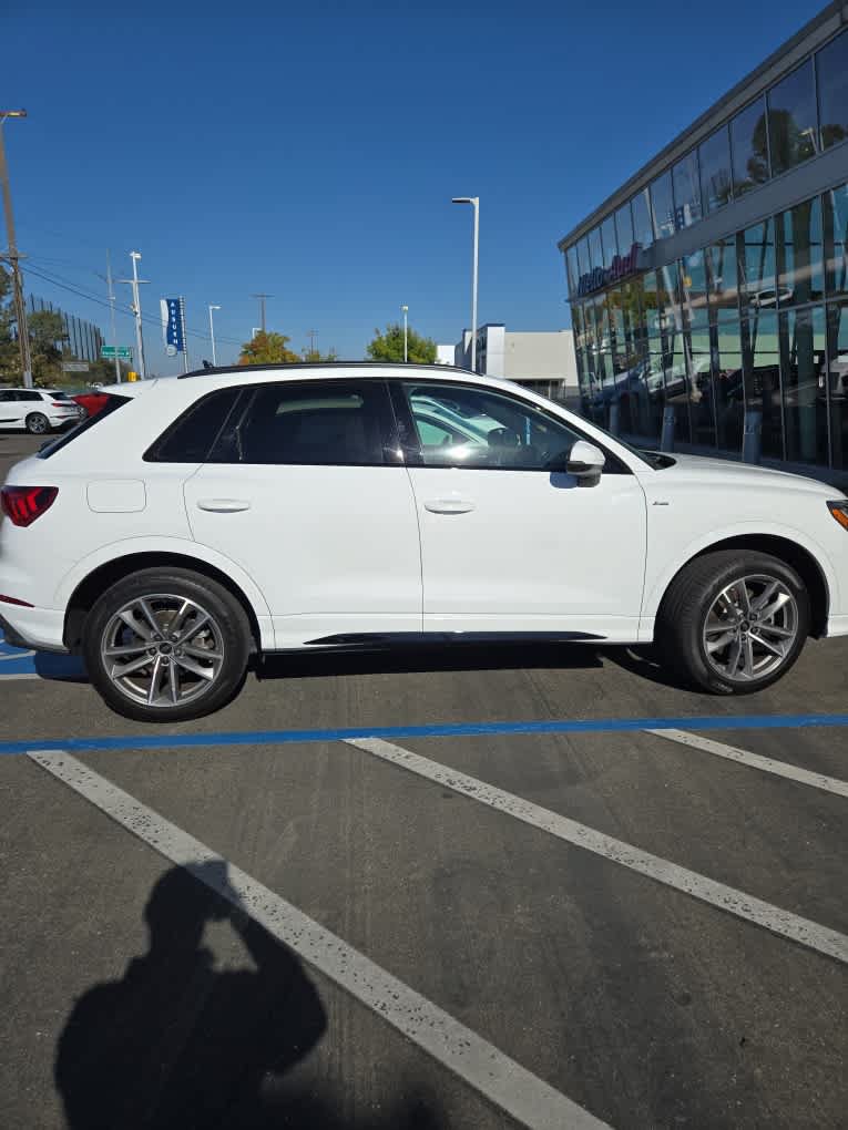 Used 2025 Audi Q3 2.0T Premium w/ Black Optic Sport Package AWD/4WD image 5