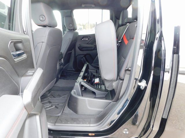 Used 2024 Chevrolet Colorado Z71 w/ Z71 Convenience Package 2 image 26