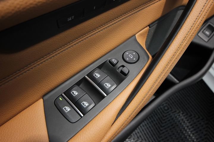 Used 2018 BMW 540i xDrive image 12