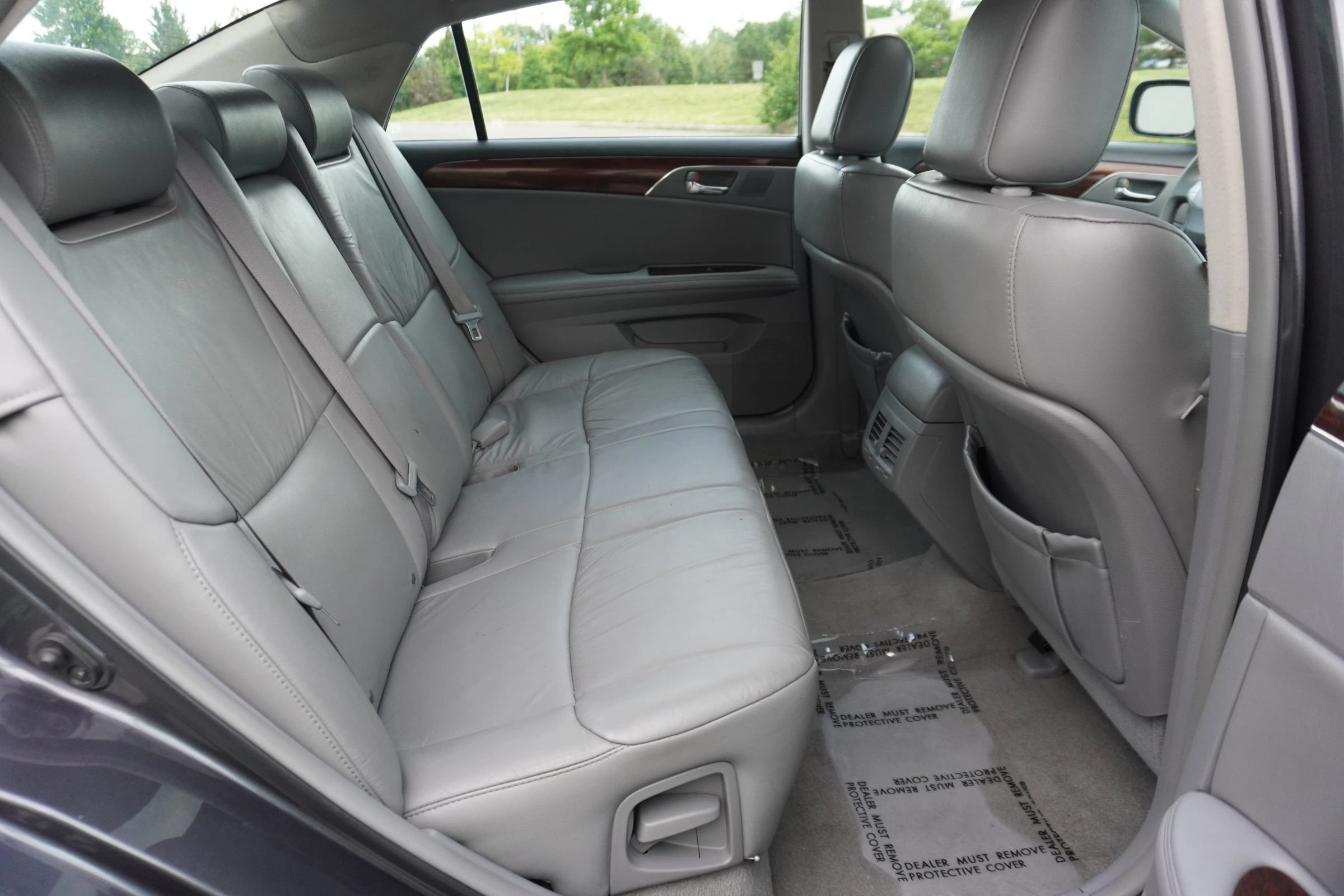 Used 2010 Toyota Avalon XLS FWD image 12