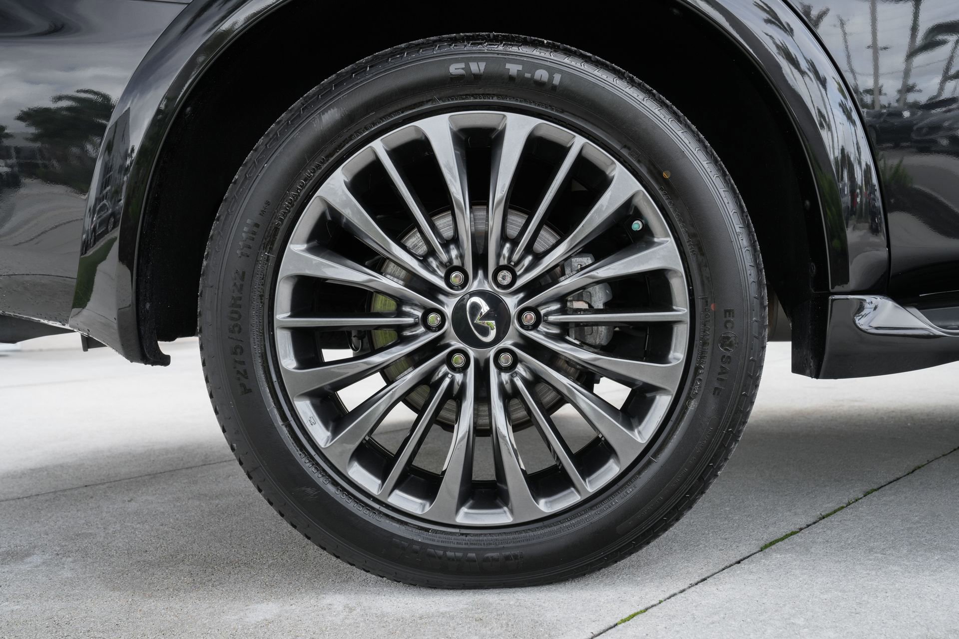 Certified 2024 INFINITI QX80 Premium Select w/ Cargo Package image 29