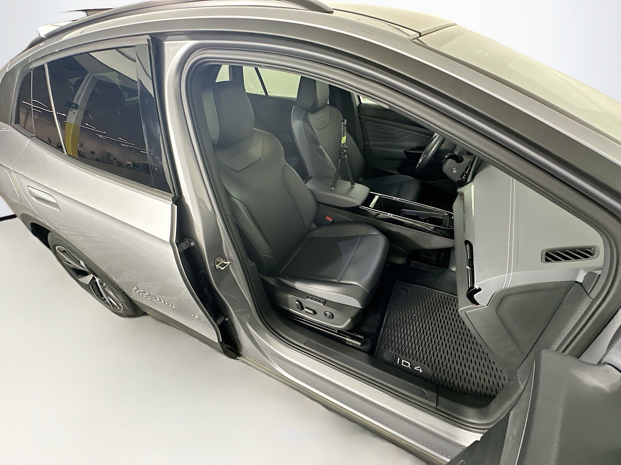 Used 2023 Volkswagen ID.4 Pro S image 32