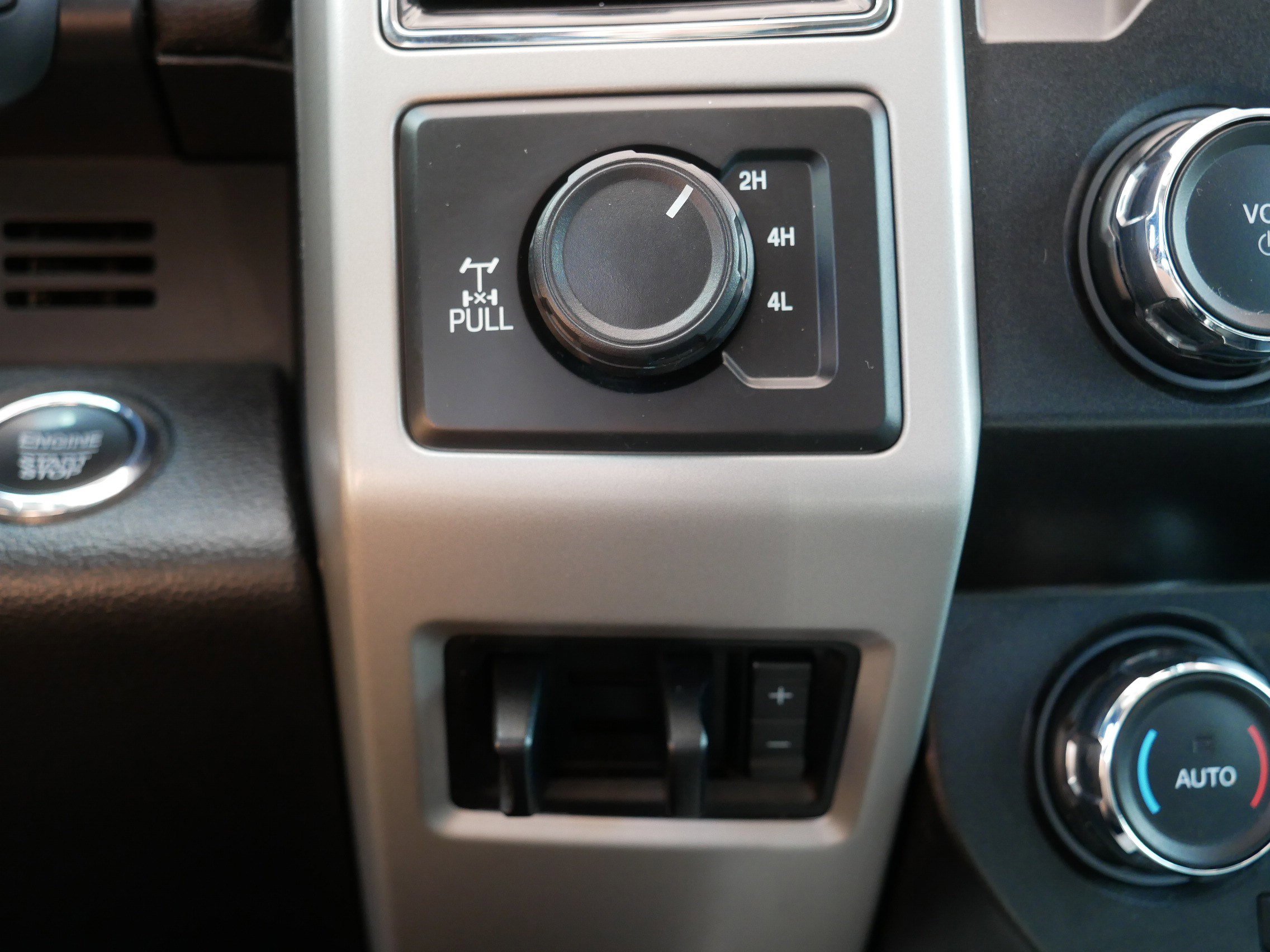 Used 2019 Ford F250 Lariat w/ Lariat Ultimate Package AWD/4WD image 31