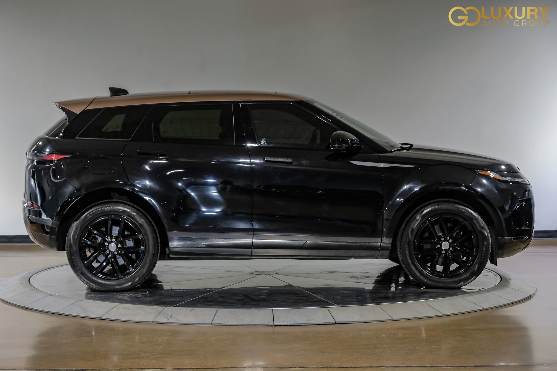 Used 2024 Land Rover Range Rover Evoque S AWD/4WD image 9