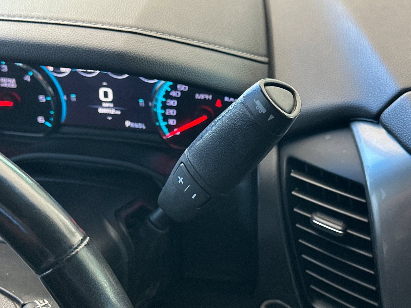 Used 2020 Chevrolet Suburban Premier image 29